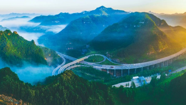 太行天路，云赏美景