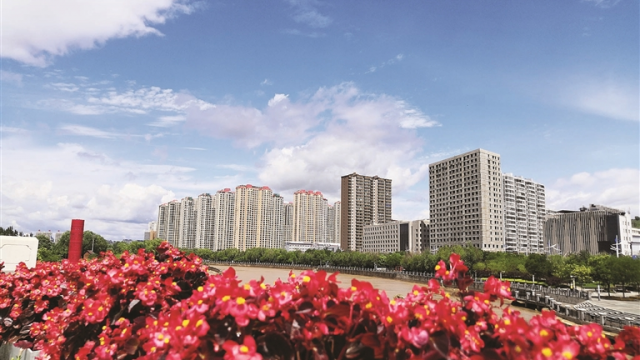 天蓝水净织画卷 地绿山青满目新 &mdash;&mdash;我市坚决打好打胜污染防治攻坚战&nbsp;